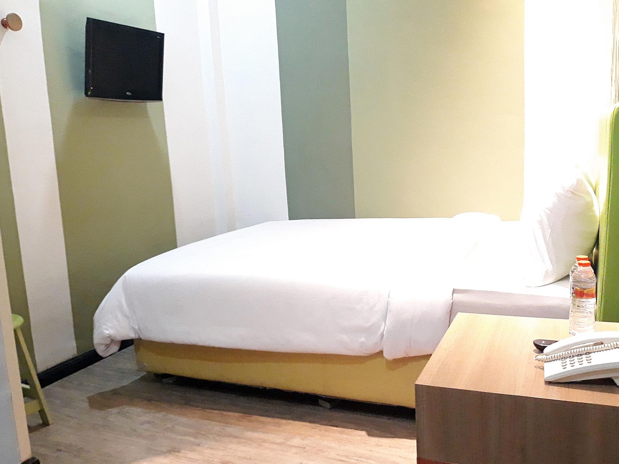 Kama Hotel Medan Buitenkant foto