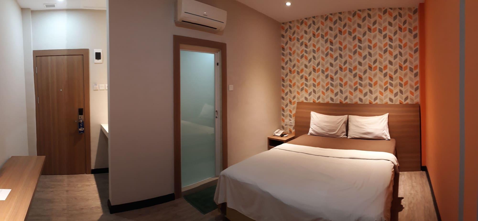 Kama Hotel Medan Buitenkant foto