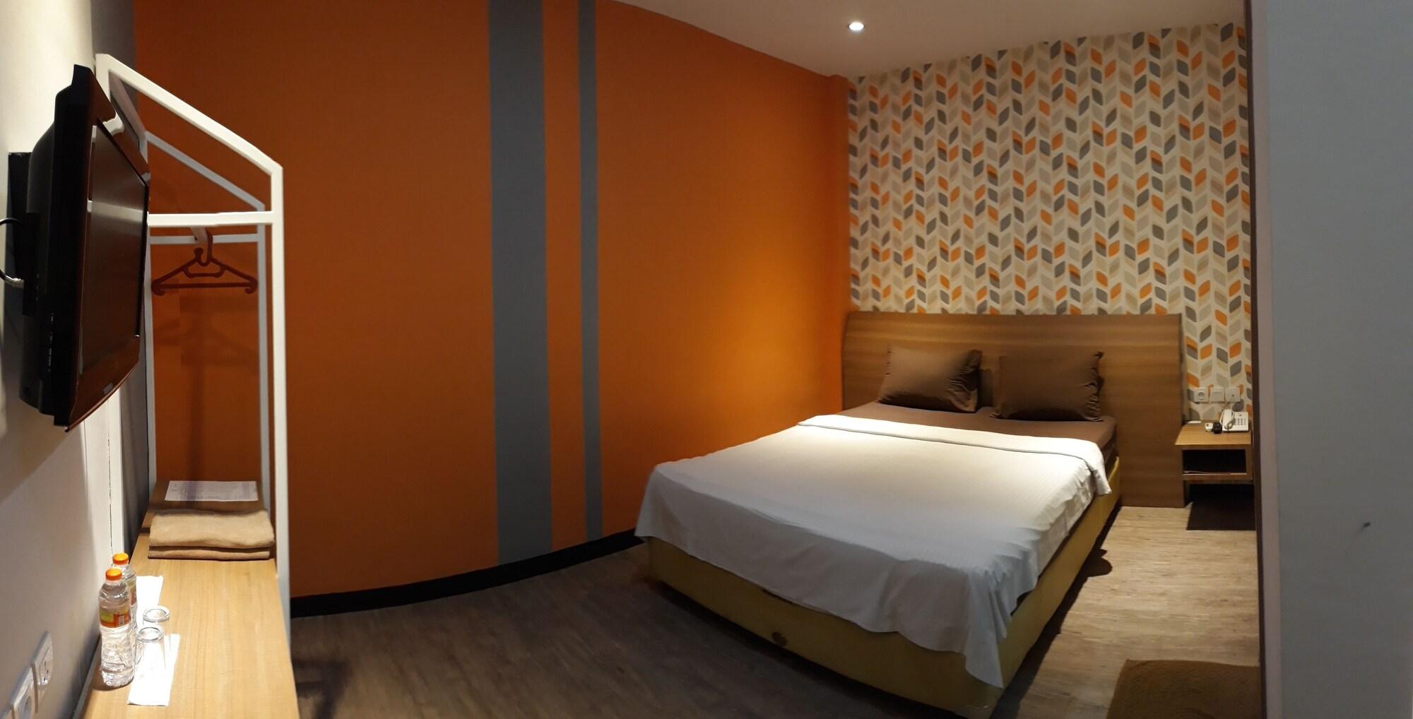 Kama Hotel Medan Buitenkant foto