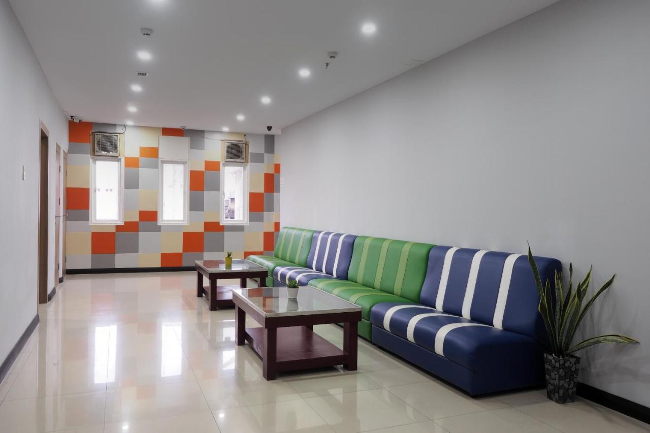 Kama Hotel Medan Buitenkant foto