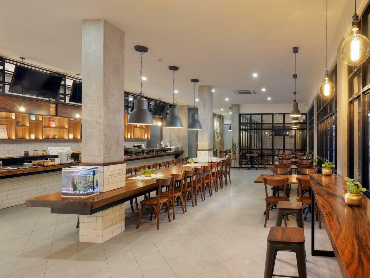 Kama Hotel Medan Buitenkant foto