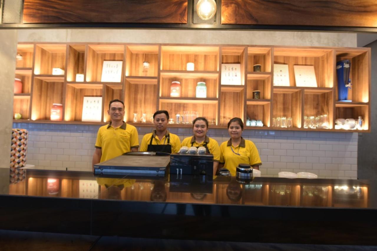Kama Hotel Medan Buitenkant foto