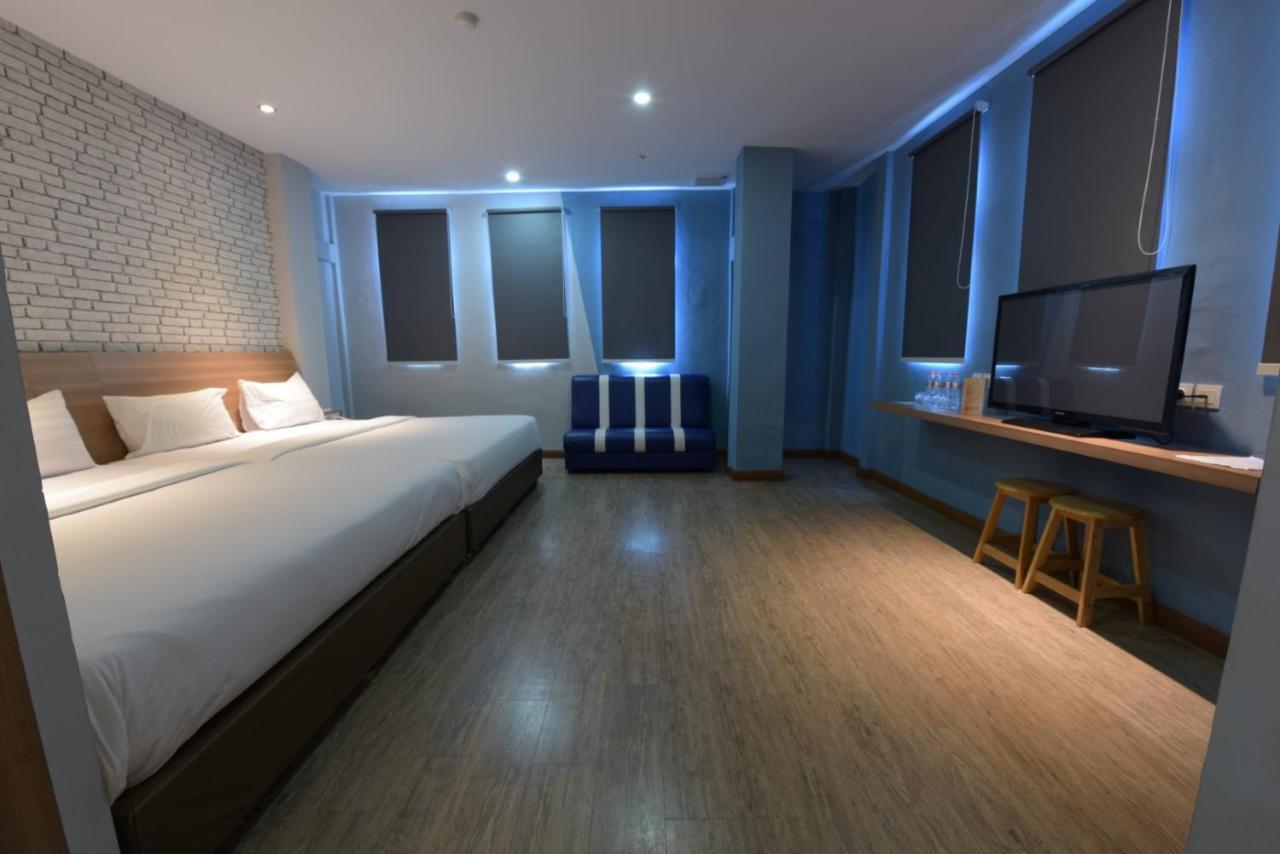 Kama Hotel Medan Buitenkant foto